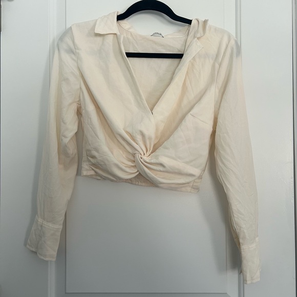 Abercrombie & Fitch Tops - Abercrombie Cream Twist Front Cropped Collar Blouse